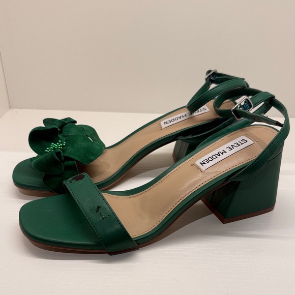 Steve Madden Emerald Block Heel Sandals - Picture 3 of 4